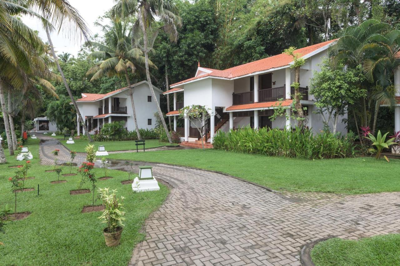 Club Mahindra Ashtamudi Hotel Nindakara Exterior photo