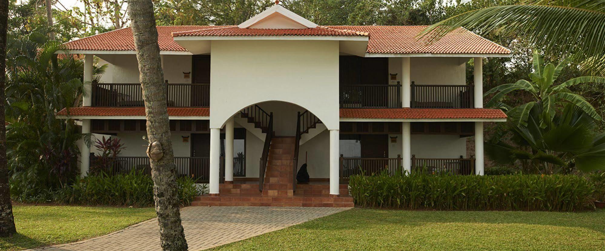 Club Mahindra Ashtamudi Hotel Nindakara Exterior photo