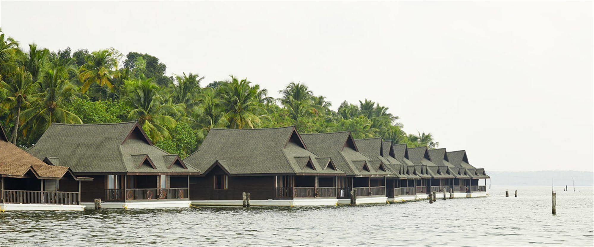 Club Mahindra Ashtamudi Hotel Nindakara Exterior photo