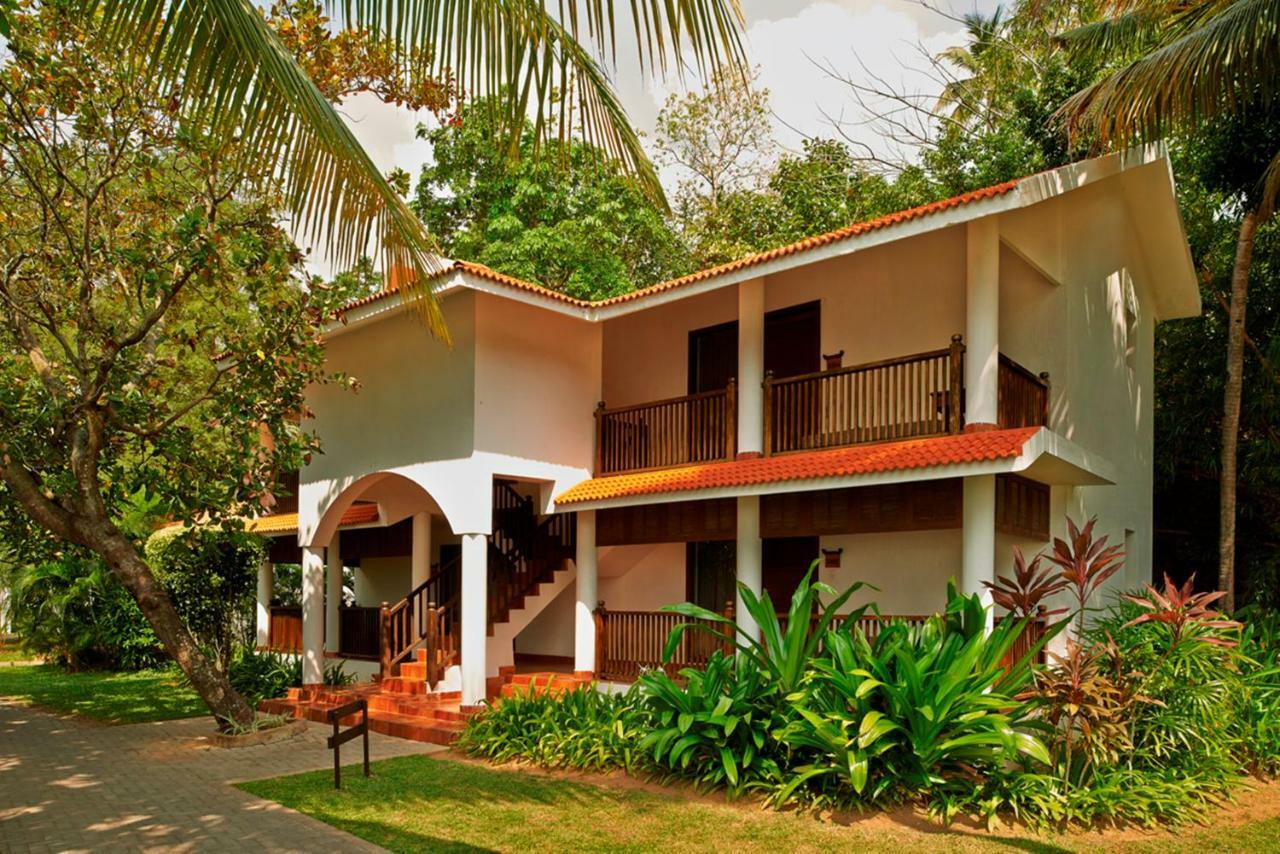 Club Mahindra Ashtamudi Hotel Nindakara Exterior photo