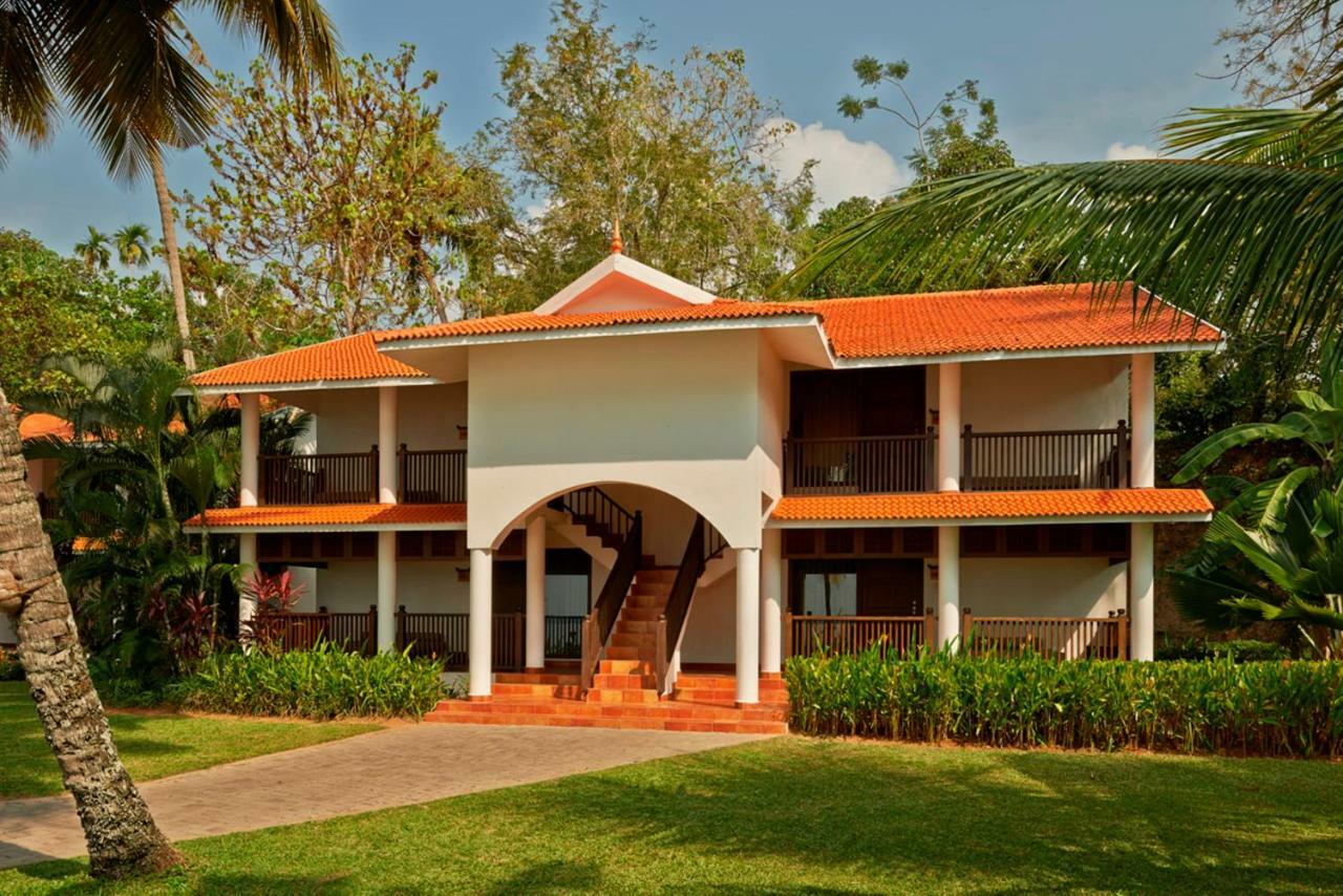 Club Mahindra Ashtamudi Hotel Nindakara Exterior photo